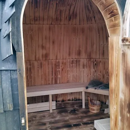 Kursi Hunting Manor