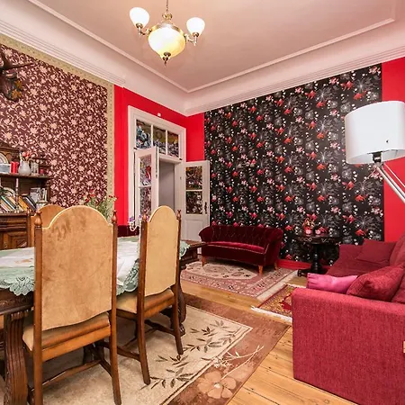 Kursi Hunting Manor * Puurmani