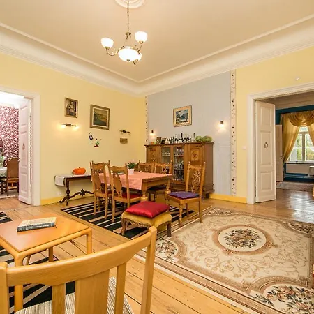 Hotel Kursi Hunting Manor *