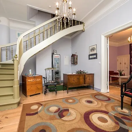 Kursi Hunting Manor Hotel