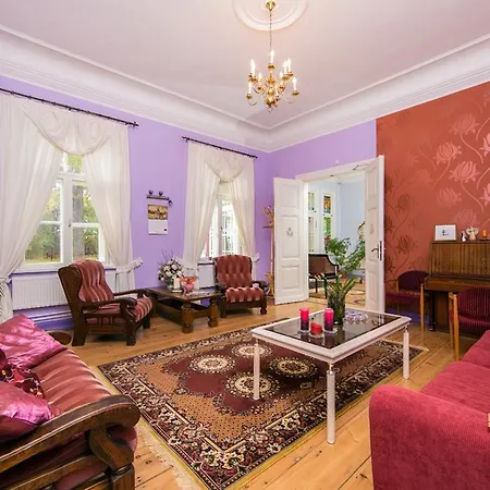 Kursi Hunting Manor *