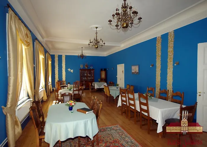 Hotell Kursi Hunting Manor *