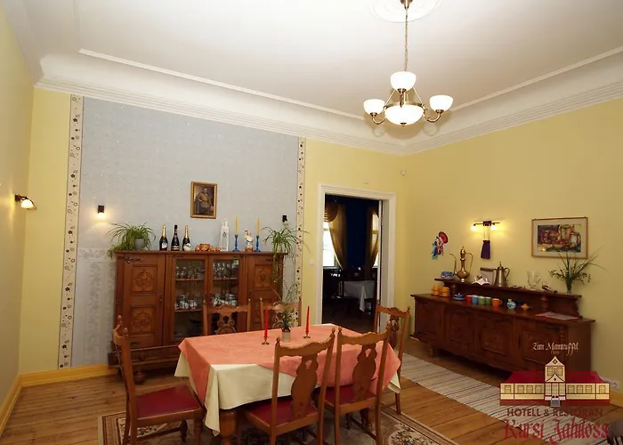 Hotell Kursi Hunting Manor