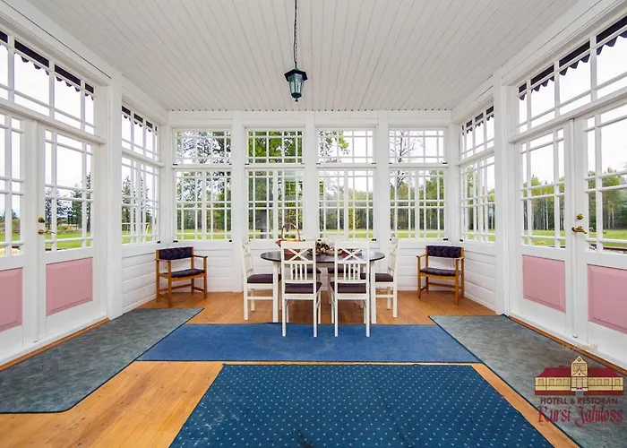 Kursi Hunting Manor Hotell Puurmani