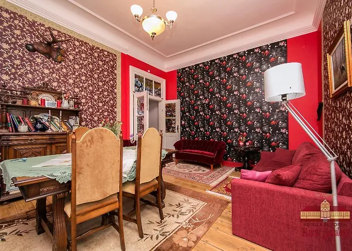 Kursi Hunting Manor * Puurmani