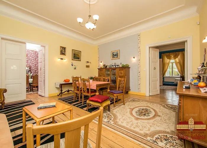 Hotell Kursi Hunting Manor *