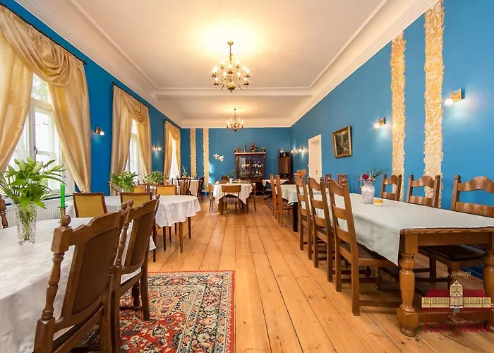 Kursi Hunting Manor *