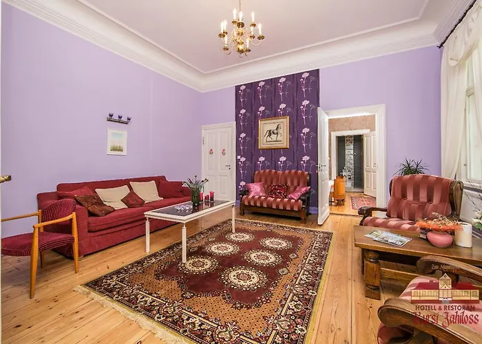 Kursi Hunting Manor Hotell Puurmani